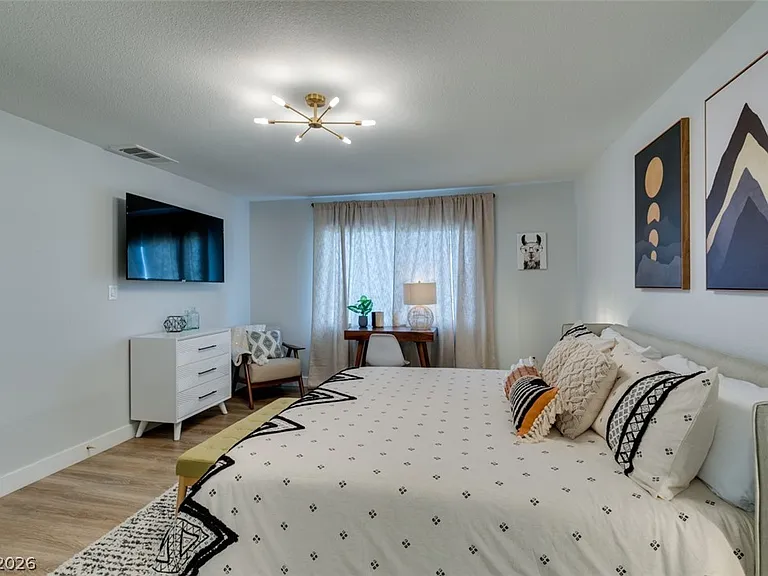 2000 Springview Dr — Photo 11