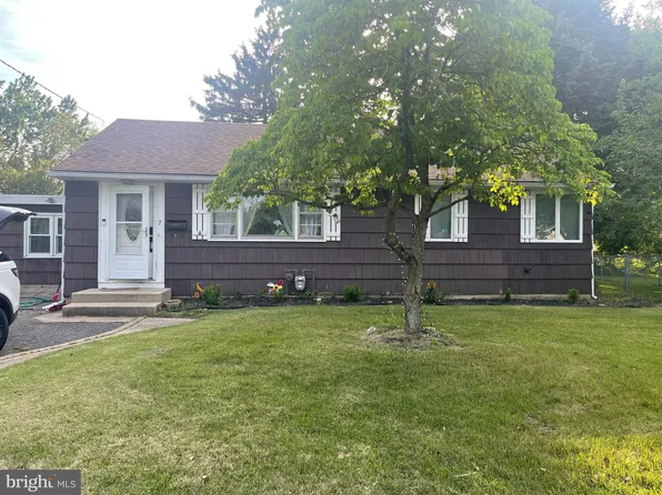 7 Glenside Ave, Burlington, NJ 08016