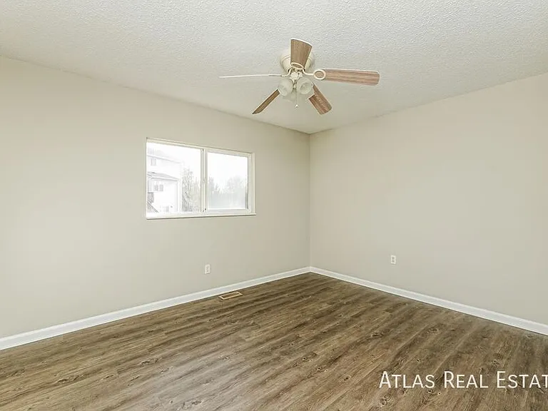 1135 Marsh Hawk Dr — Photo 12