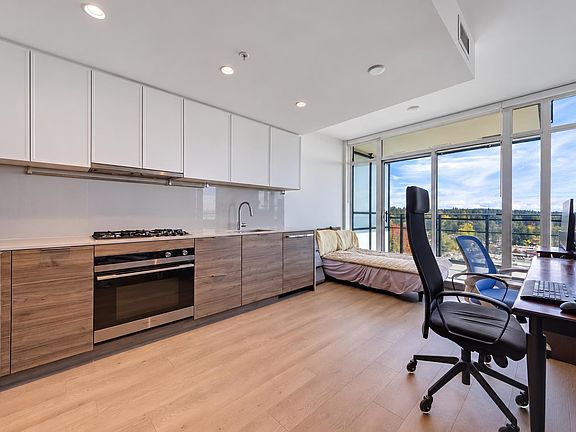 5th image of 1045 Austin Ave #703