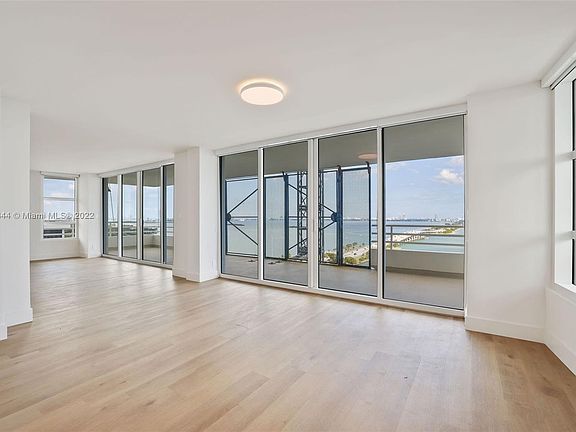 4th image of 551 NW 34th St #901