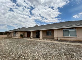 10930 Edgehill Rd, Oak Hills, CA 92344