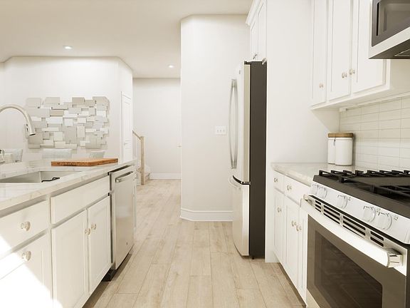 5th image of 43320 Farringdon Sq