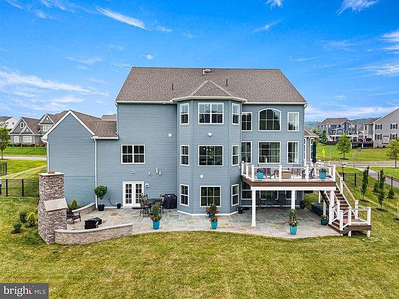 2nd image of 113 Parkview Way