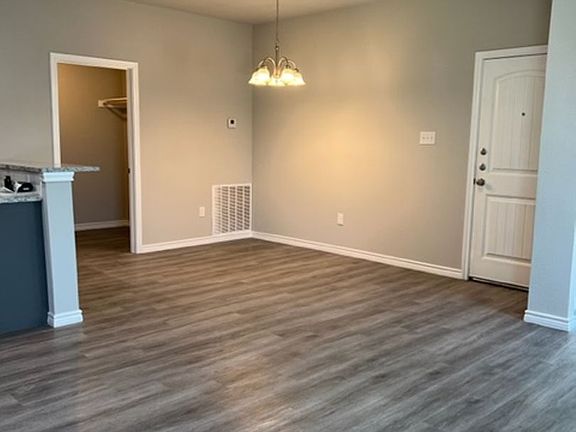 4th image of 2876 Melissa Ln