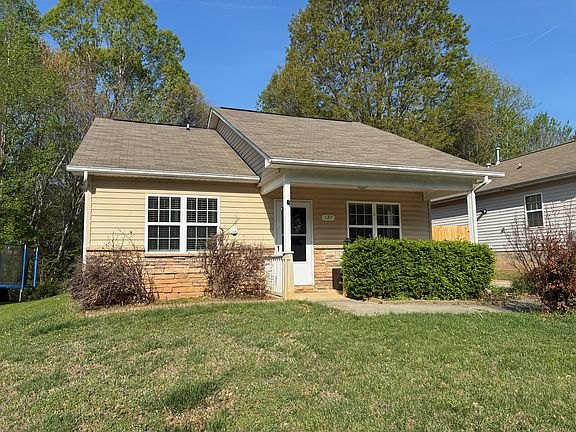 2nd image of 127 Leonard St