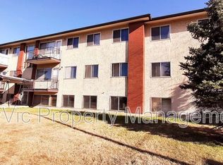 5104 94b Ave NW, Edmonton, AB T6B 0Z2