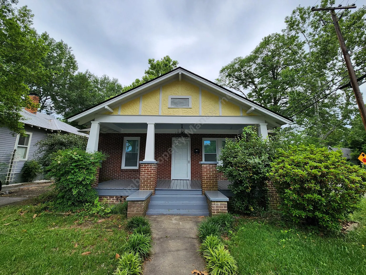 2 bed, 1240 sqft, $2,050 — Photo 1