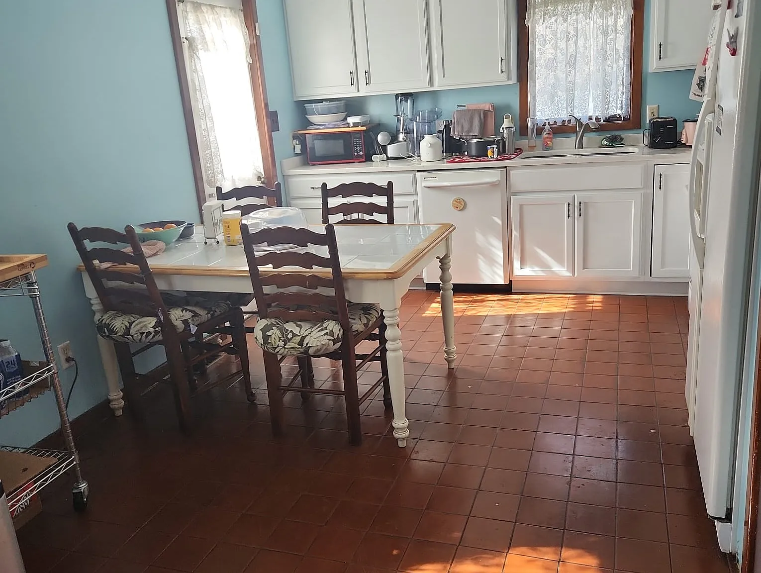3 bed, 1300 sqft, $2,500 — Photo 4