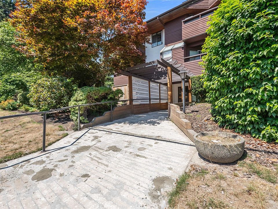 1st image of 1177 Howie Ave #313