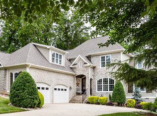 19 Kingswood Ln, Chapel Hill, NC 27517