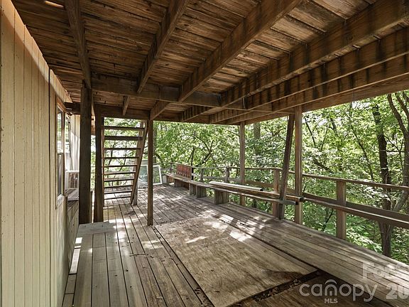 5th image of 464 Mason Rd