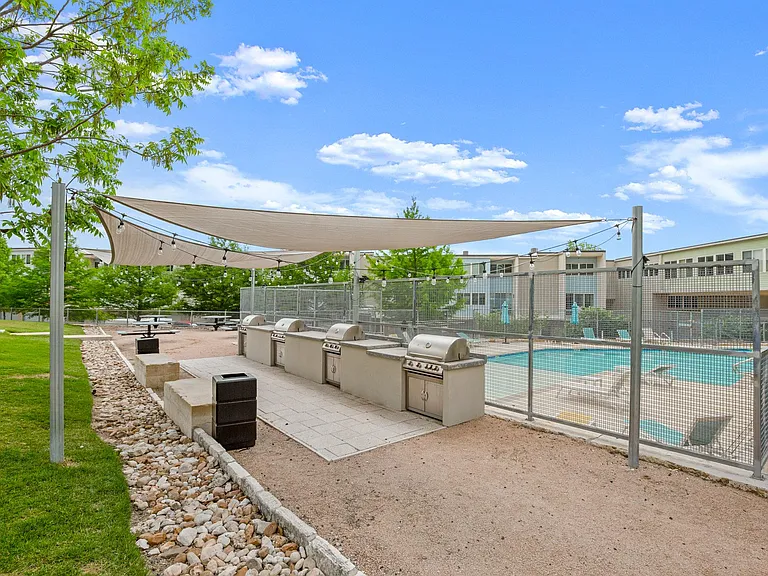 604 N Bluff Dr #228 — Photo 31