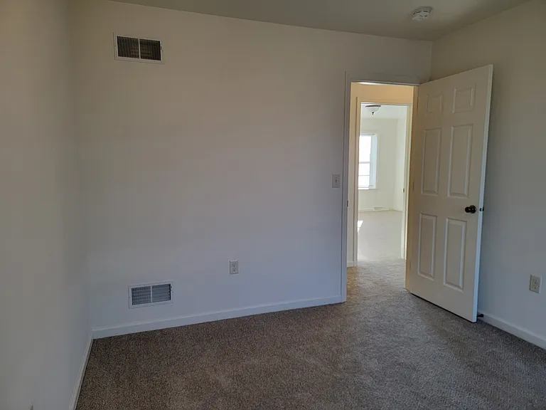 213 Limestone Dr — Photo 15