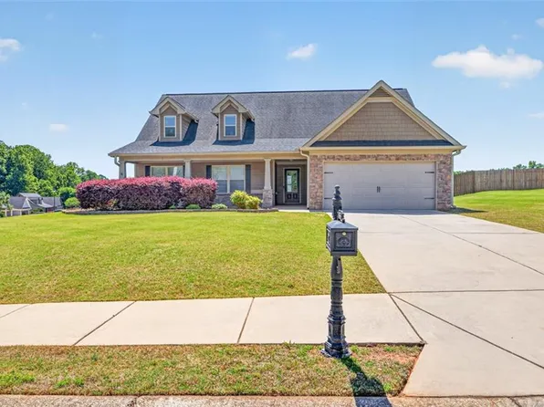 690 Lake Vista Dr, Jefferson, GA 30549
