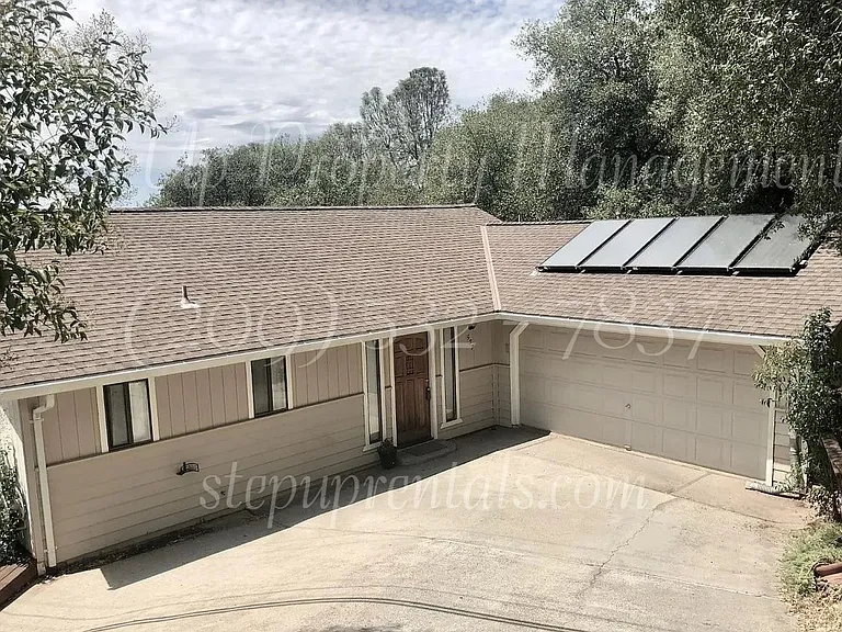 537 E Bald Mountain Rd — Photo 2