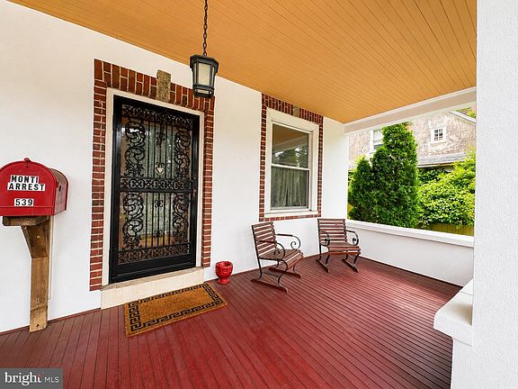 4th image of 539 Hermit St