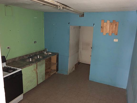 3rd image of 2205 San Bernardo Ave Rear 1