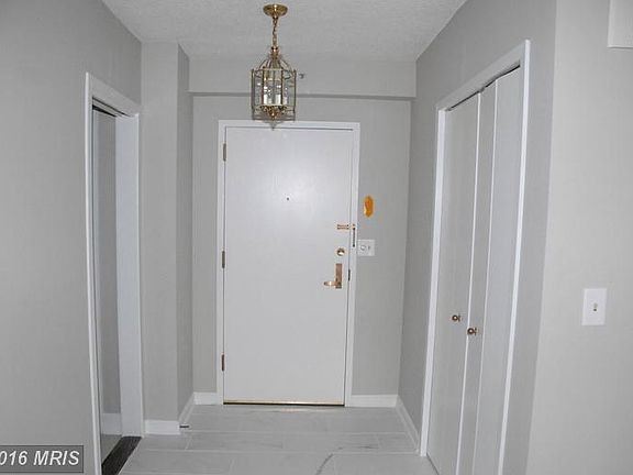 3rd image of 1300 Crystal Dr APT 601S