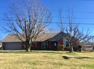 60 Nottingham St, Madisonville, KY 42431