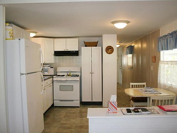 2nd image of 7996 SE Wren Ave