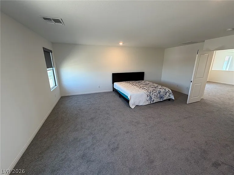 8030 Minavalle Ave — Photo 16