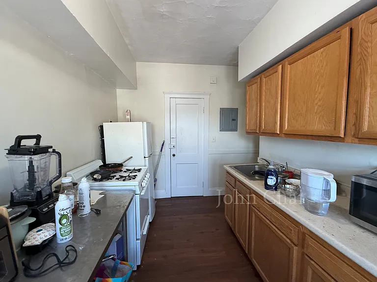 127 Sutherland Rd #I — Photo 21