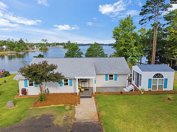 3rd image of 1089 Lake Dr