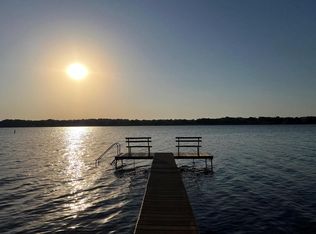 3007 Sylvester Dr, Hartland, WI 53029