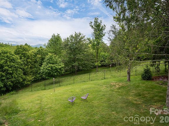 3rd image of 58 Donna Ln