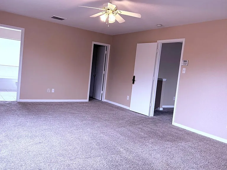15227 Mission Oak Dr — Photo 4