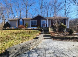 1 Hanzel Woods Dr, Great Meadows, NJ 07838