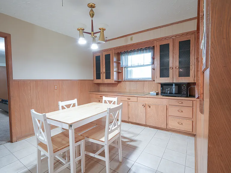 1702 Ivie Lee St — Photo 3