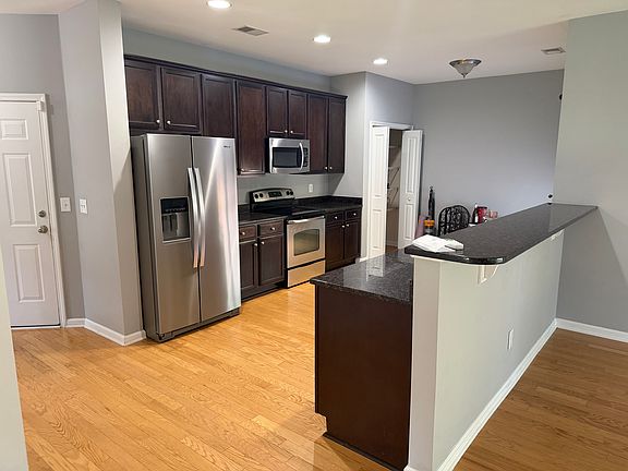 4th image of 2047 Chilhowee Dr