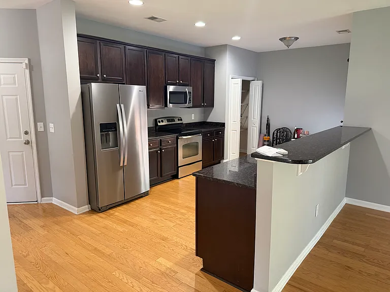 2047 Chilhowee Dr — Photo 4