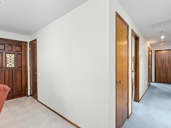 4th image of 200 Shady Dr