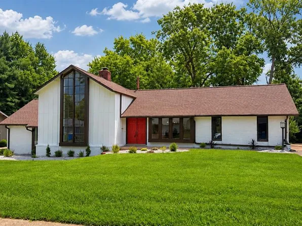 500 Kingridge Dr, Ballwin, MO 63011
