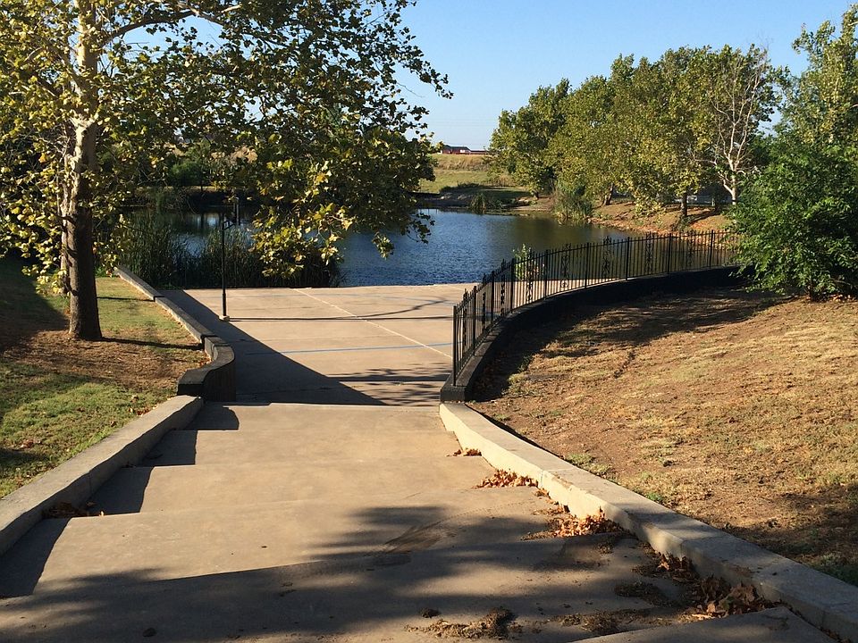 2nd image of 601 NE Flower Mound Rd Lot 163