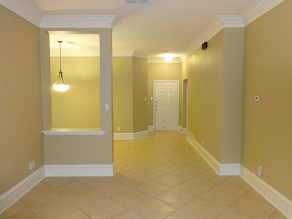 3rd image of 1325 Westview Dr
