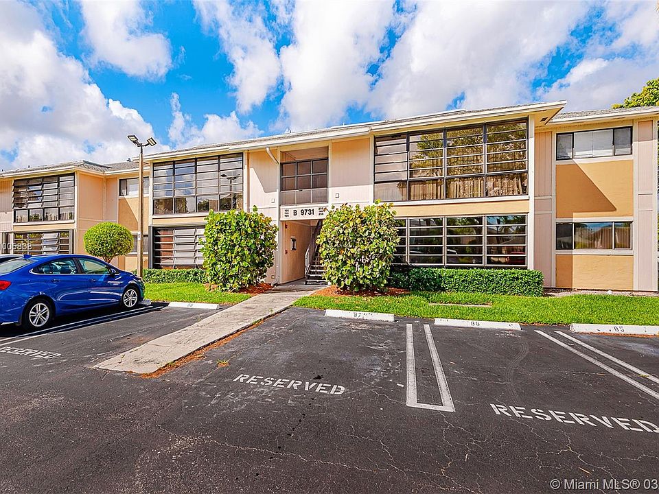 Lakeview At The Hammocks Condominiums 9731 Hammocks Blvd Miami FL