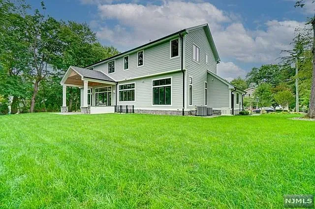 612 Sylvan Pl W — Photo 34