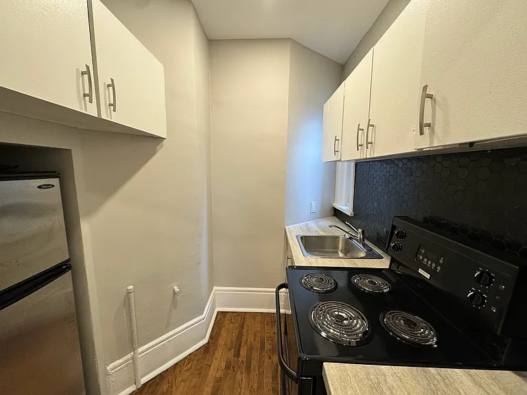 214 Gloucester St — Photo 8