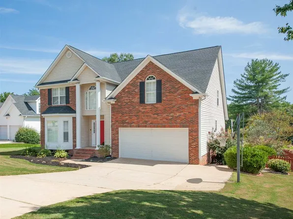 104 Sandtrap Ct, Greenville, SC 29609
