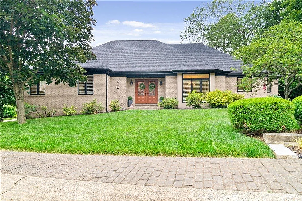 801 Cobblestone Dr photo 1