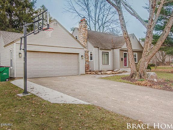 2nd image of 2059 Tenway Dr SE