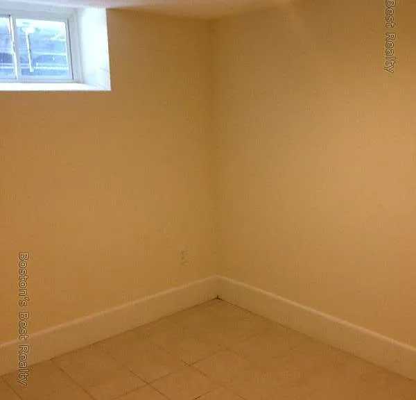 136 Chiswick Rd #B — Photo 12