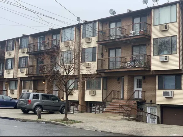 719 East 85th Street image 1 of 14