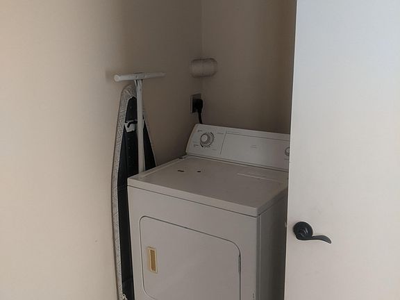 4th image of 5744 N 41st Ave #1