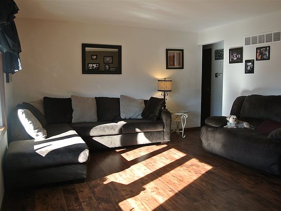 4th image of 4623 W Ducharme Ave