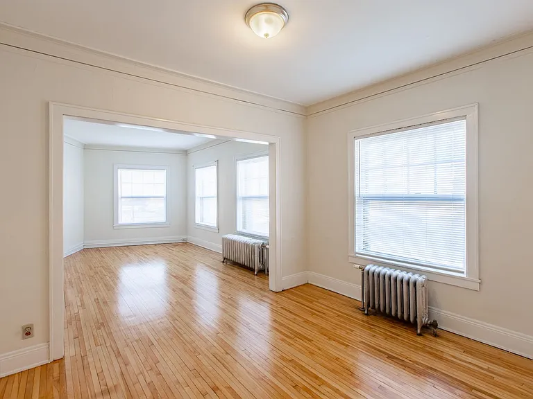 1325 West 27th St — Photo 24